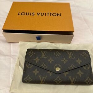 Louis Vuitton SARAH WALLET